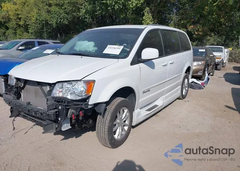 2016 Dodge Grand Caravan Sxt z USA, uszkodzony, nr VIN 2C4RDGCG2GR352736